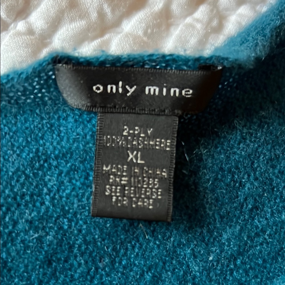 Only Mine loose fit 100% 2 ply cashmere Teal Long drop Sleeve Sweater